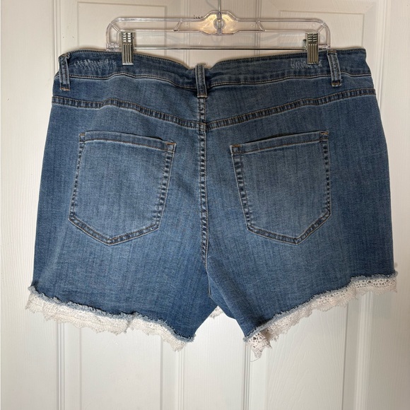Lane Bryant Girlfriend Distressed Shorts with Crochet Lace Size 20 - Picture 11 of 11